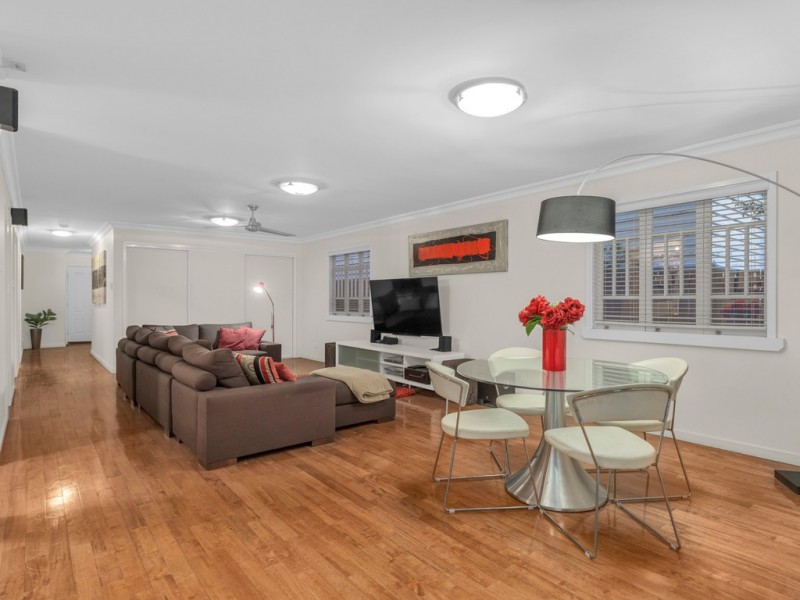 16 Twelfth Avenue, Kedron QLD 4031