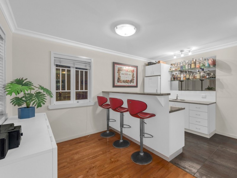 16 Twelfth Avenue, Kedron QLD 4031