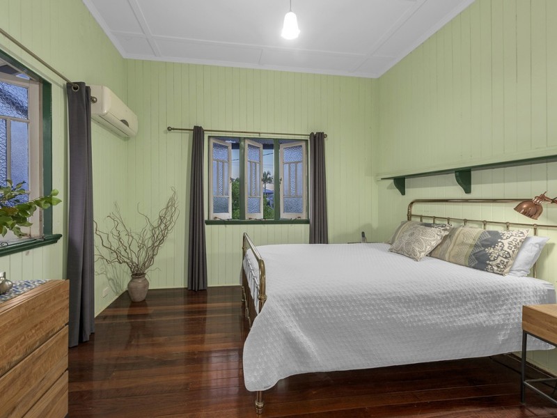 16 Twelfth Avenue, Kedron QLD 4031