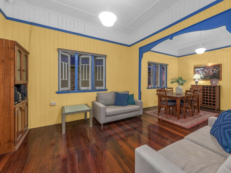 16 Twelfth Avenue, Kedron QLD 4031