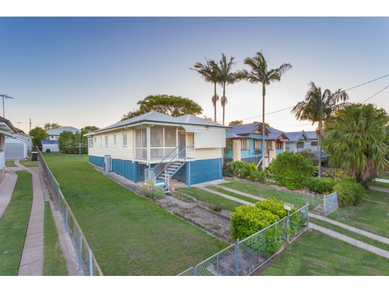 61 Ninth Avenue, Kedron QLD 4031