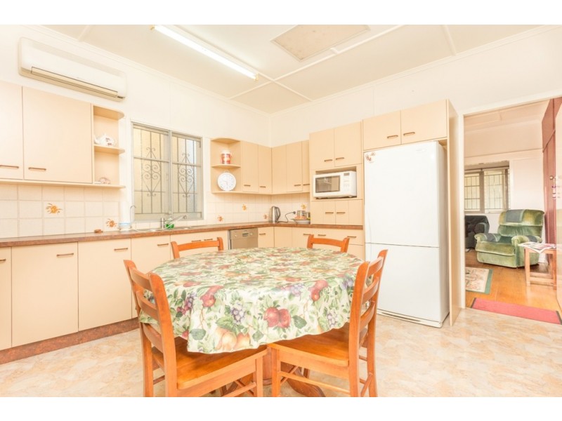 61 Ninth Avenue, Kedron QLD 4031