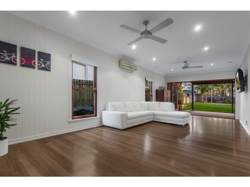 17 Eleventh Avenue, Kedron QLD 4031