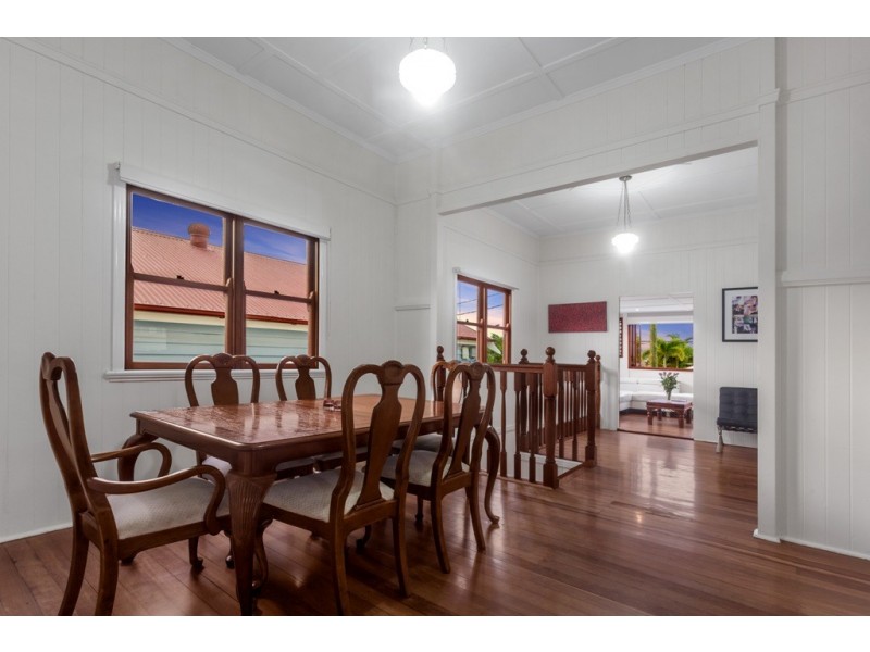 17 Eleventh Avenue, Kedron QLD 4031