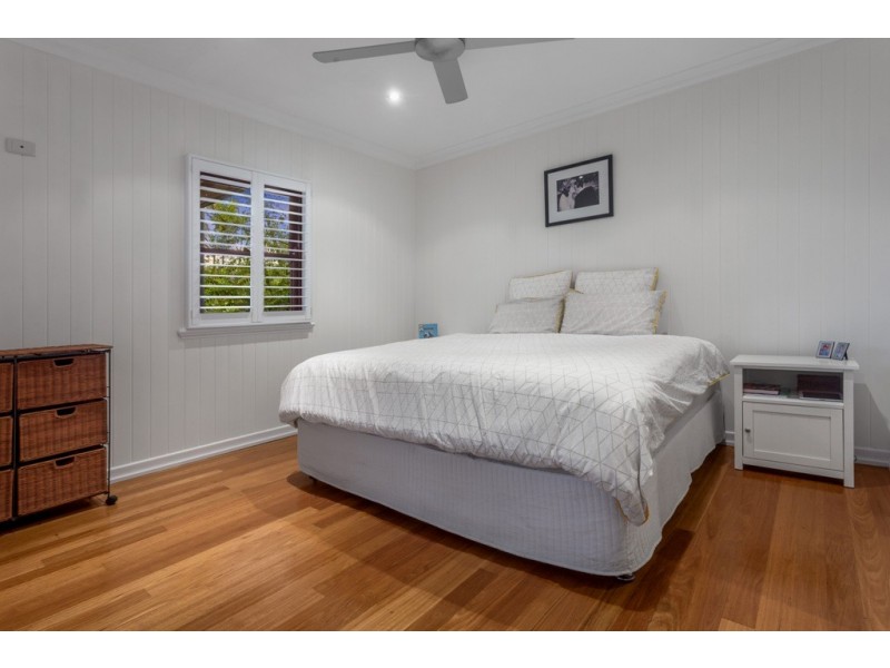 17 Eleventh Avenue, Kedron QLD 4031