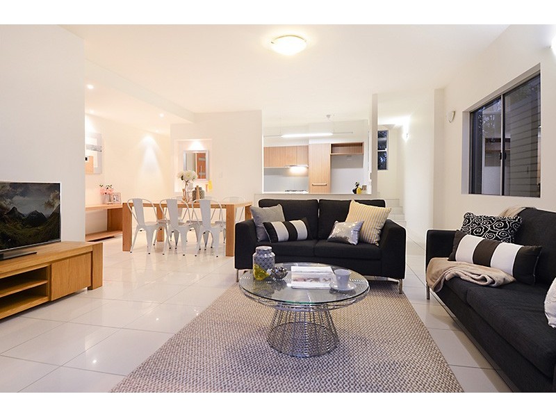 51 Victoria Terrace, Gordon Park QLD 4031