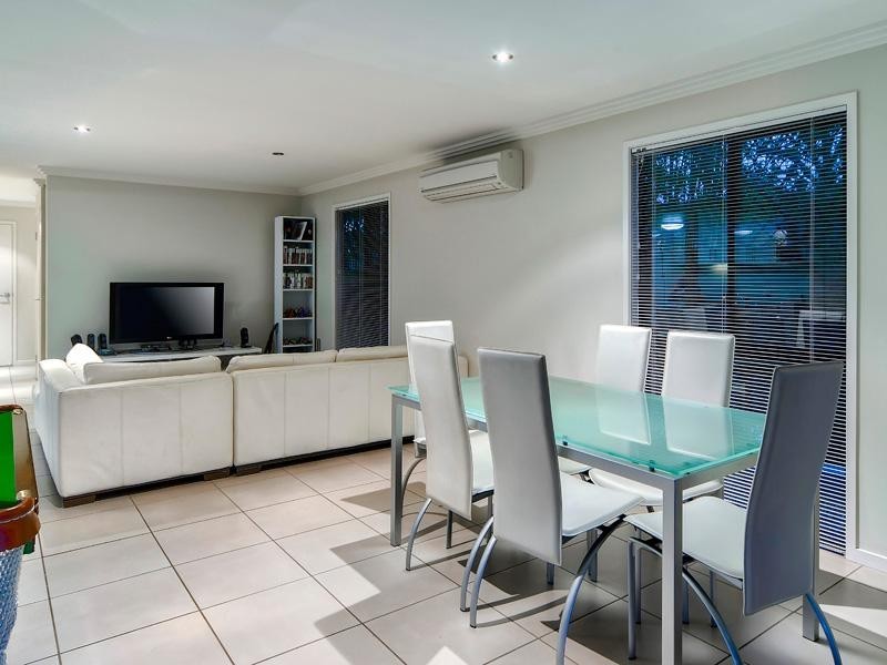 6 Watcombe Street, Wavell Heights QLD 4012