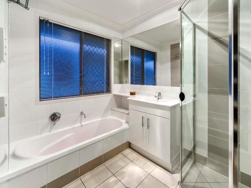 6 Watcombe Street, Wavell Heights QLD 4012