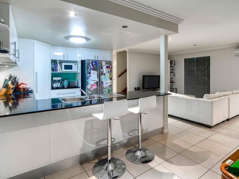 6 Watcombe Street, Wavell Heights QLD 4012