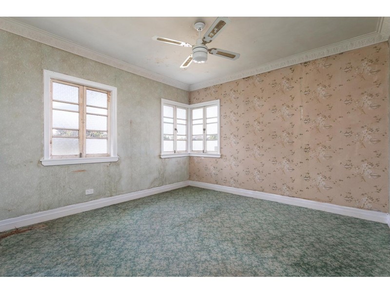 39 Burrowa Street, Stafford QLD 4053