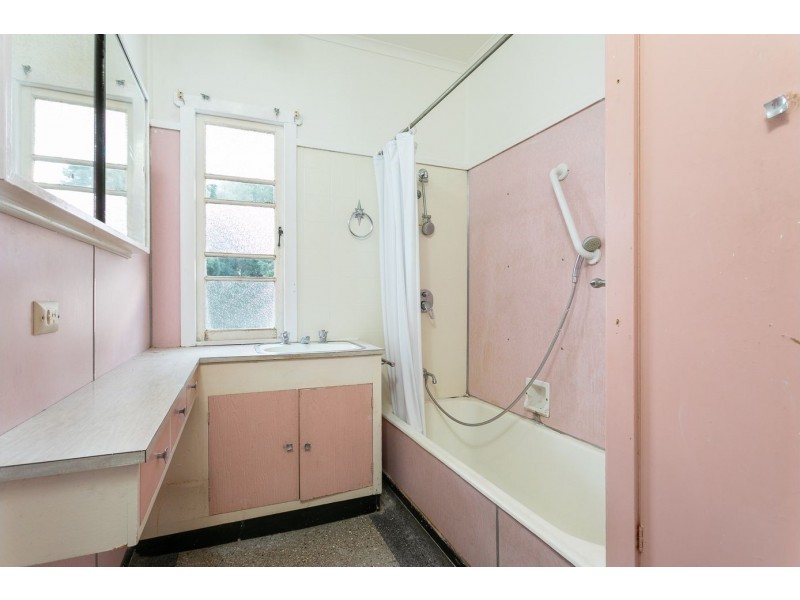 39 Burrowa Street, Stafford QLD 4053