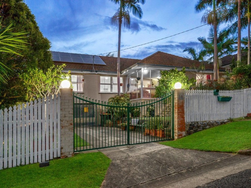 14 Caloola Street, Stafford QLD 4053