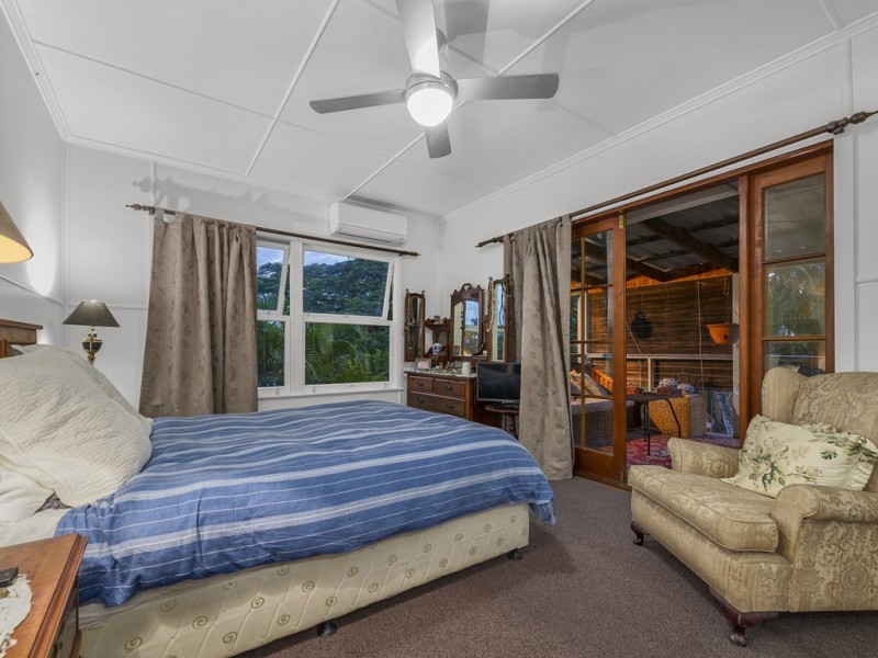 14 Caloola Street, Stafford QLD 4053