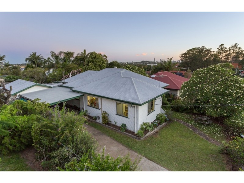 15 Caloola Street, Stafford QLD 4053