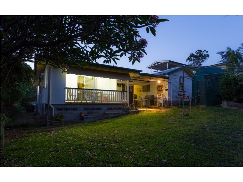 15 Caloola Street, Stafford QLD 4053