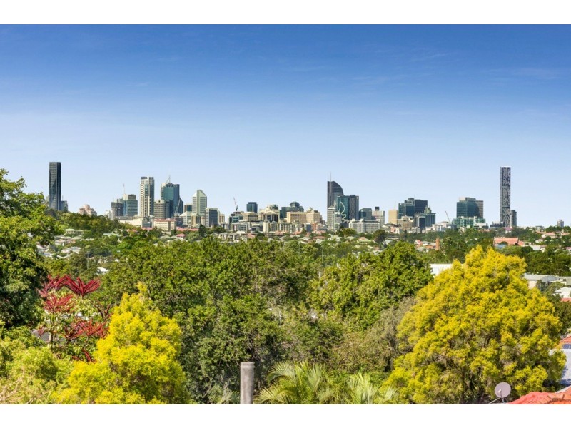 10 Wilgarning Street, Stafford Heights QLD 4053