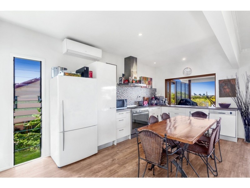 10 Wilgarning Street, Stafford Heights QLD 4053