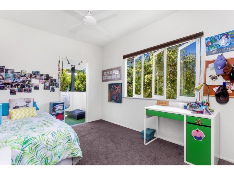 10 Wilgarning Street, Stafford Heights QLD 4053