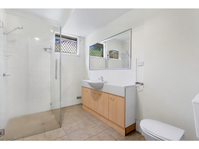 10 Wilgarning Street, Stafford Heights QLD 4053