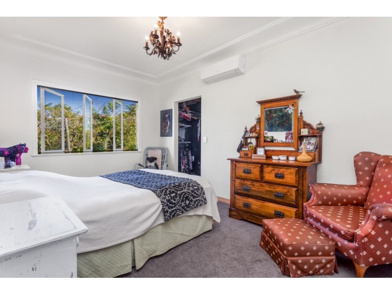 10 Wilgarning Street, Stafford Heights QLD 4053