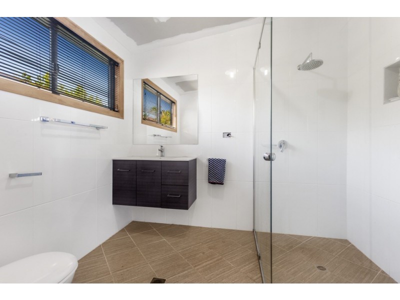 10 Wilgarning Street, Stafford Heights QLD 4053