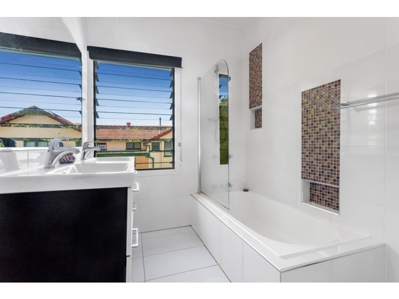 10 Wilgarning Street, Stafford Heights QLD 4053