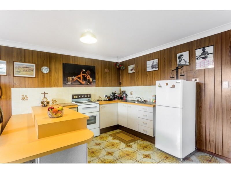 8 Falk Street, Stafford Heights QLD 4053