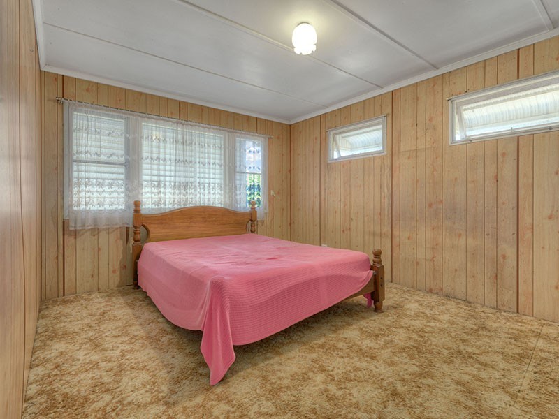 15 Sarina Street, Stafford Heights QLD 4053