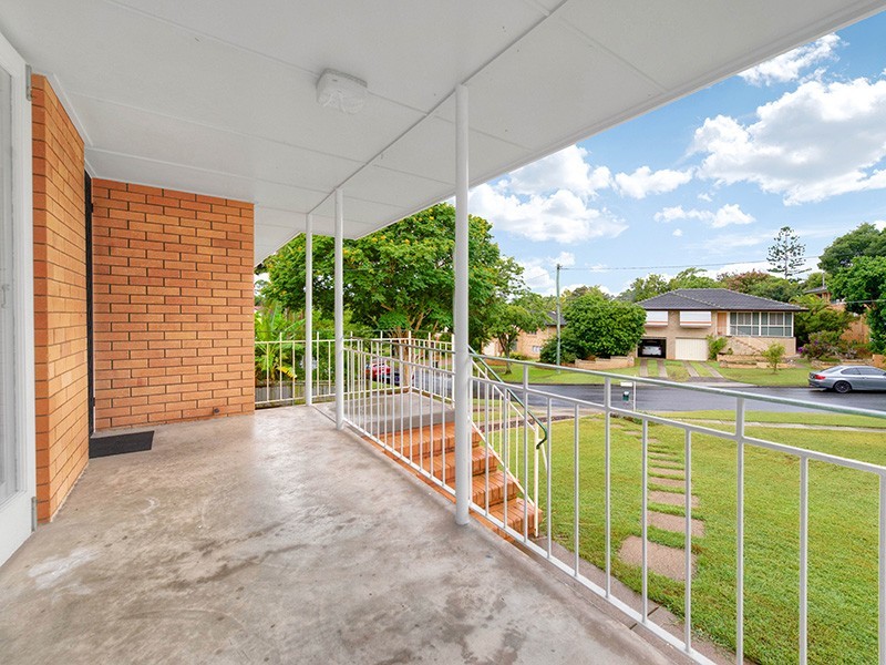 6 Euratha Street, Stafford Heights QLD 4053