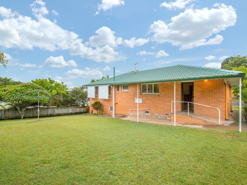 6 Euratha Street, Stafford Heights QLD 4053