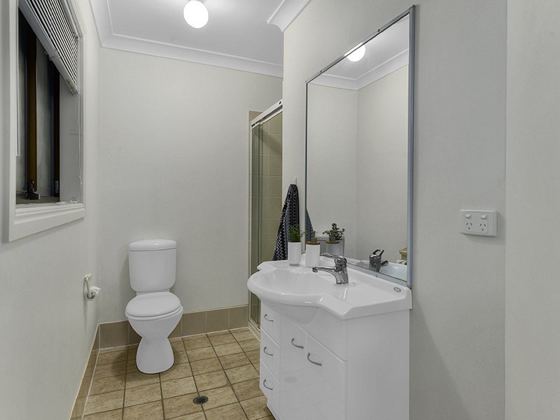 5 Bankhead Crescent, Stafford Heights QLD 4053