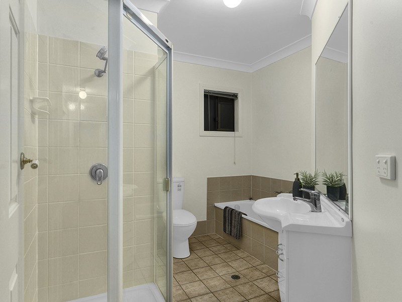 5 Bankhead Crescent, Stafford Heights QLD 4053