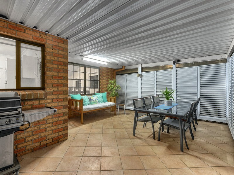 5 Bankhead Crescent, Stafford Heights QLD 4053