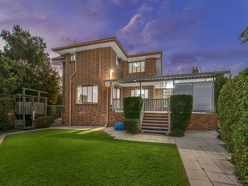 5 Bankhead Crescent, Stafford Heights QLD 4053