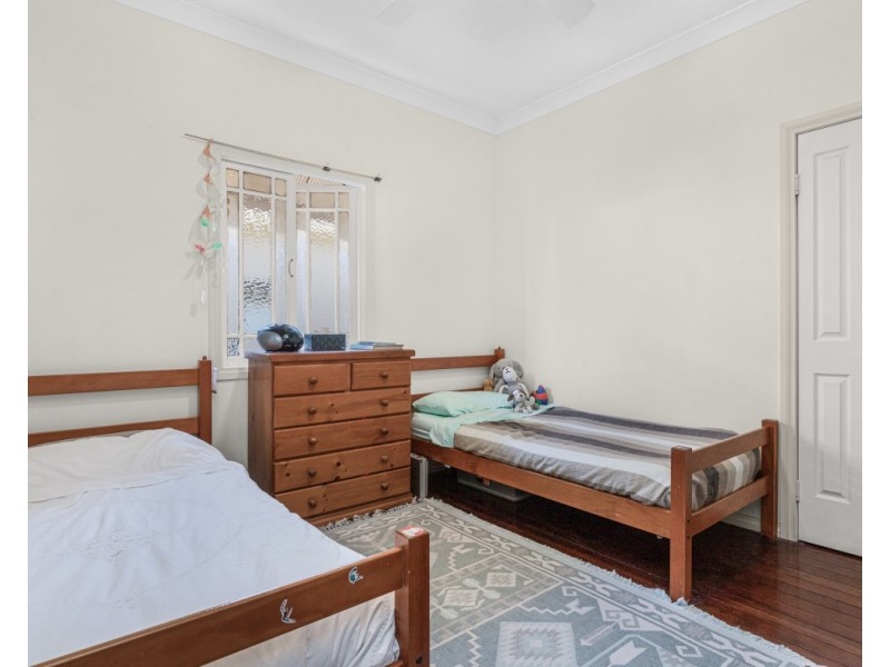 210 Thistle Street, Gordon Park QLD 4031