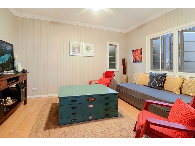 18 Gurley Street, Wavell Heights QLD 4012