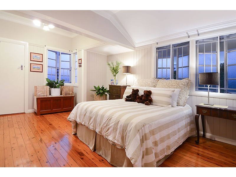 18 Gurley Street, Wavell Heights QLD 4012