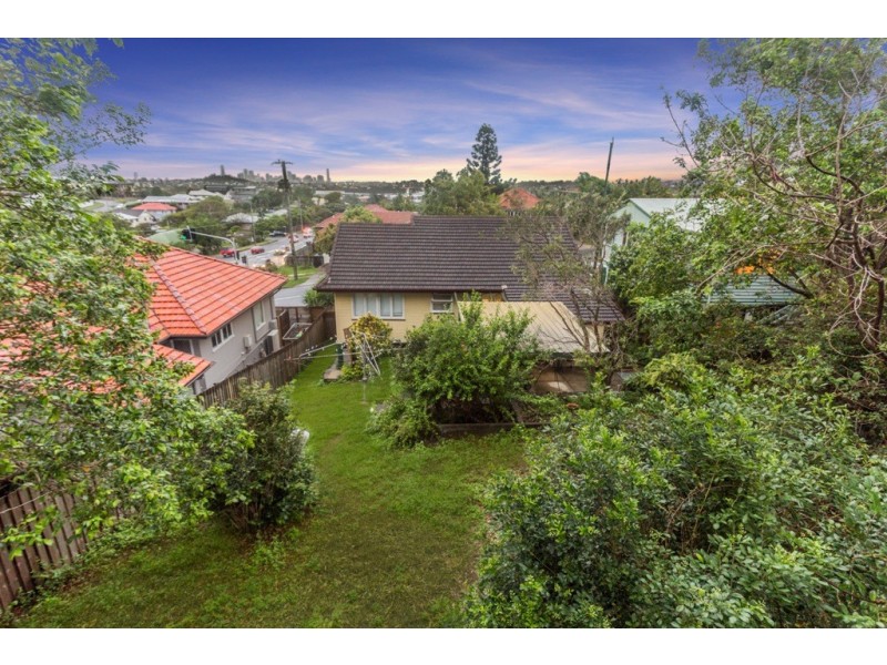 3 Wilgarning Street, Stafford Heights QLD 4053