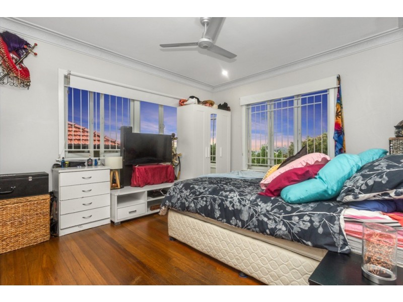 3 Wilgarning Street, Stafford Heights QLD 4053