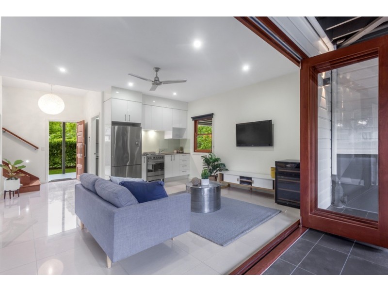 60 Wilgarning Street, Stafford Heights QLD 4053