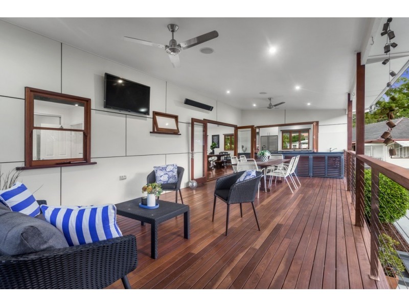 60 Wilgarning Street, Stafford Heights QLD 4053