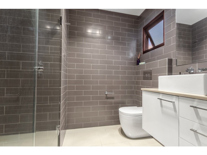 60 Wilgarning Street, Stafford Heights QLD 4053