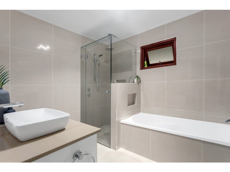 60 Wilgarning Street, Stafford Heights QLD 4053