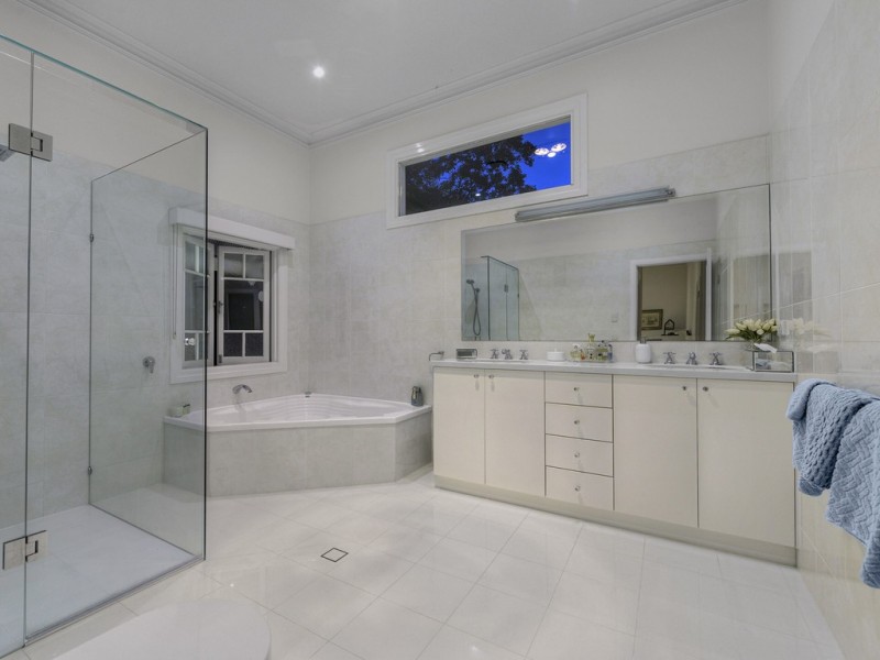 10 Ida Street, Kedron QLD 4031