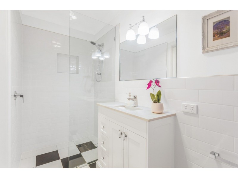 24 Strathmore Street, Kedron QLD 4031