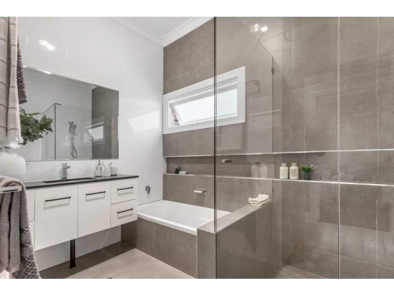 42 Somerset Road, Kedron QLD 4031