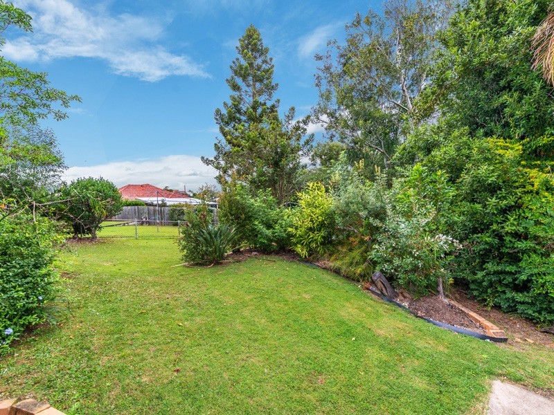 8 Wilgarning Street, Stafford Heights QLD 4053