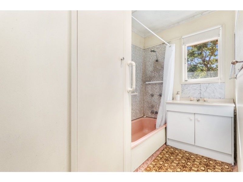 11 Aldren  Street, Stafford Heights QLD 4053