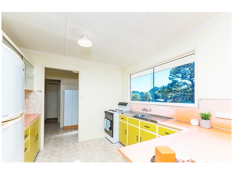 11 Aldren  Street, Stafford Heights QLD 4053