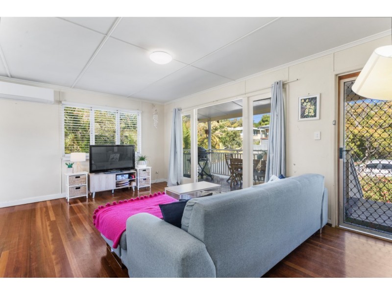 11 Aldren  Street, Stafford Heights QLD 4053